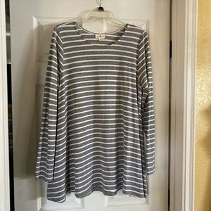 Women’s loose fitting knit top